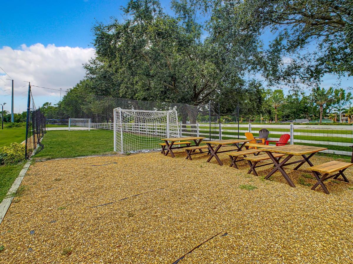 Pet Friendly In Orlando Area Near Disney Celebration Exterior photo